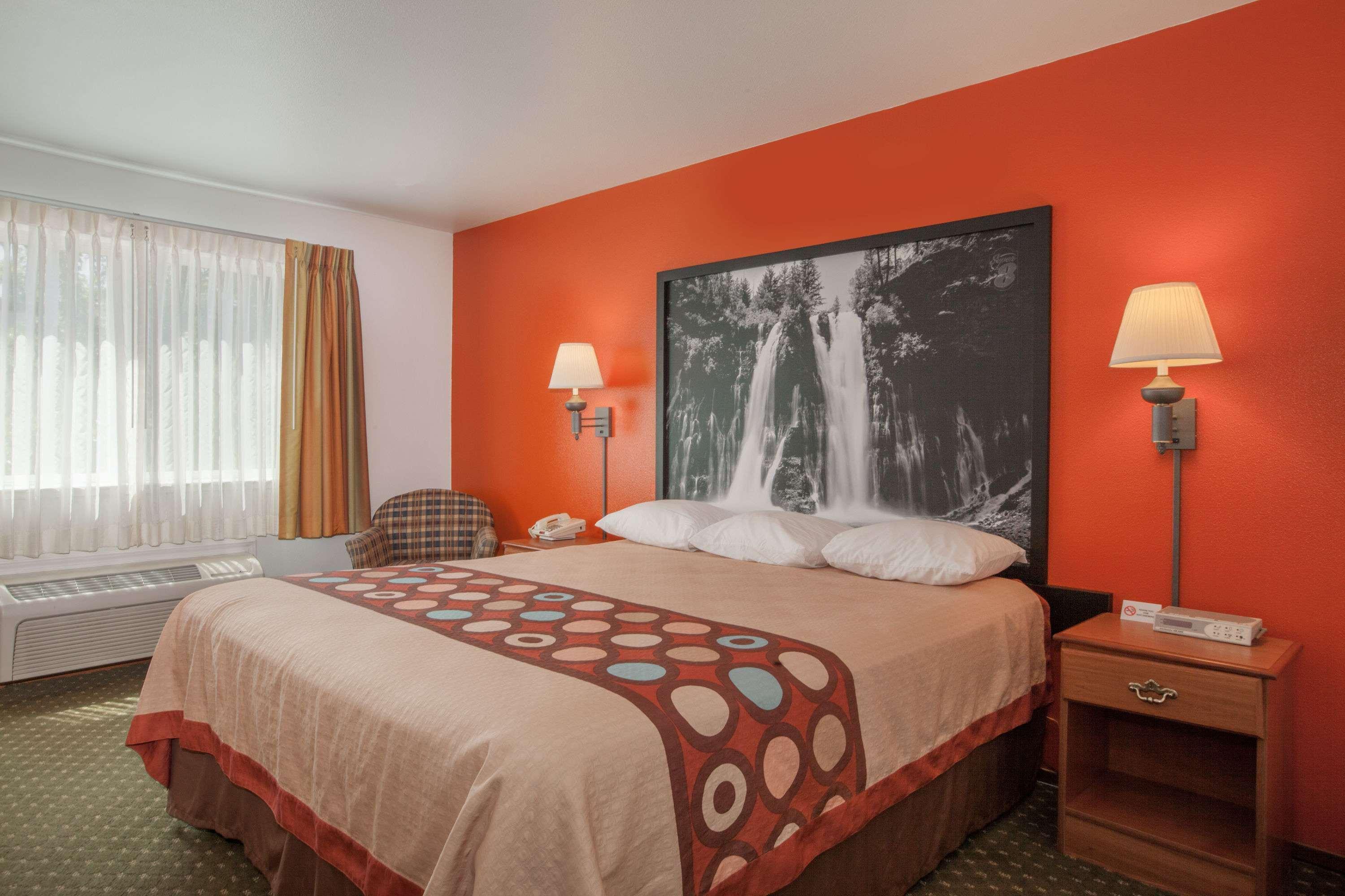 Hotel Super 8 By Wyndham Wine Country 2*