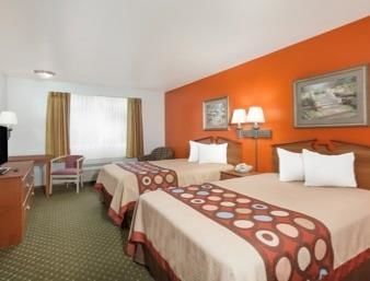 Super 8 By Wyndham Wine Country Hotel Cloverdale