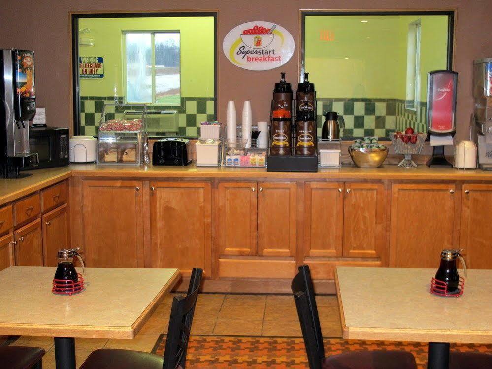 Hotel Super 8 By Wyndham Wine Country