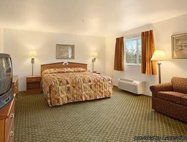 Hotel Super 8 By Wyndham Wine Country Cloverdale